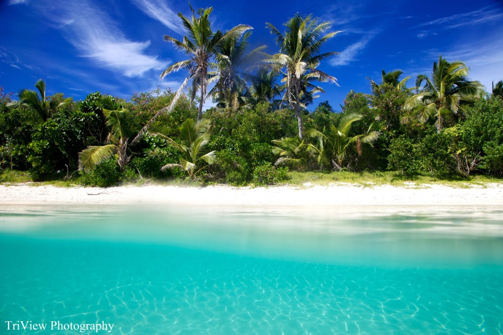 Fiji-paradise---blue-lagoon-