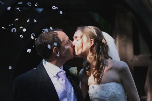wedding photography happy couple kiss