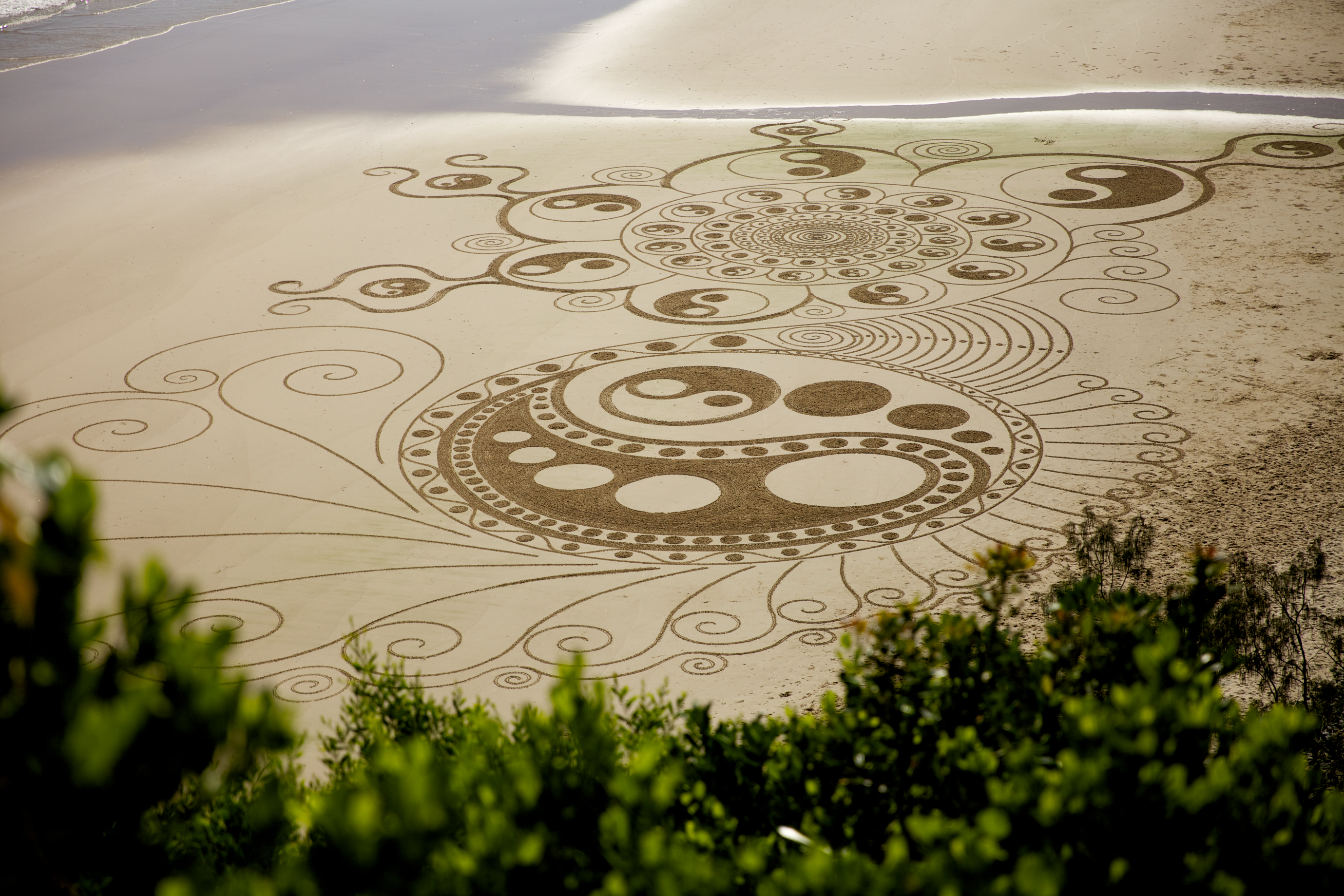 Sand art Byron Bay