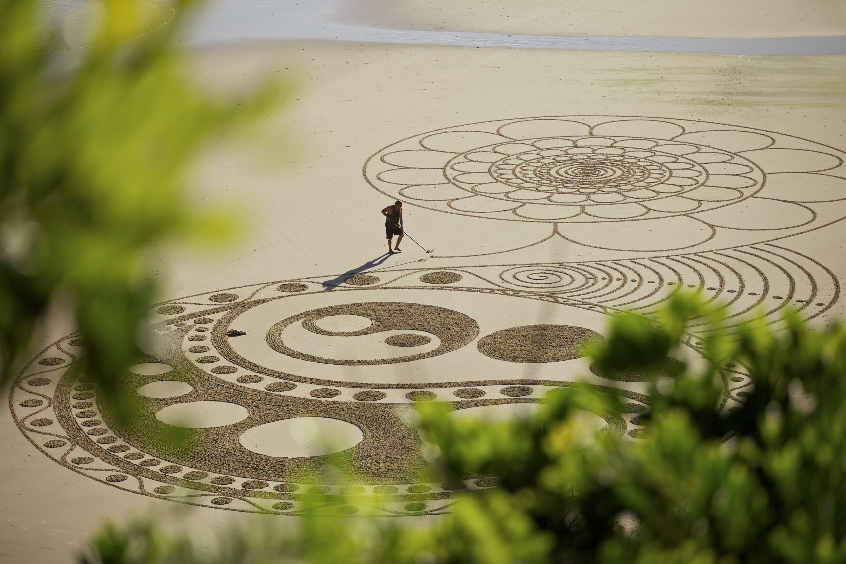 Sand art Byron Bay
